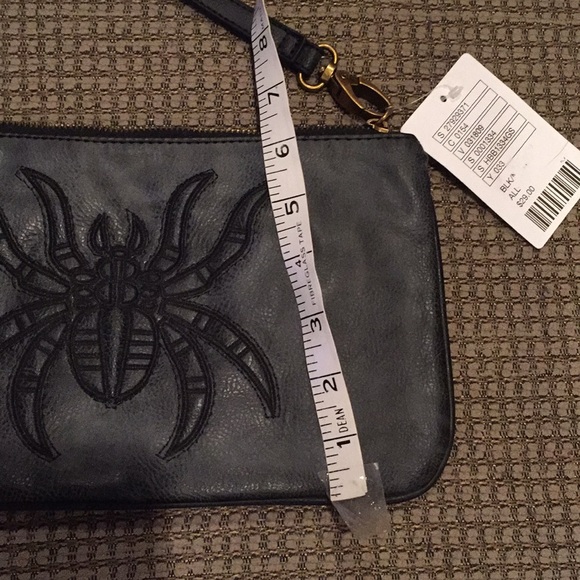 Deena & Ozzy gray clutch bag - Picture 7 of 7